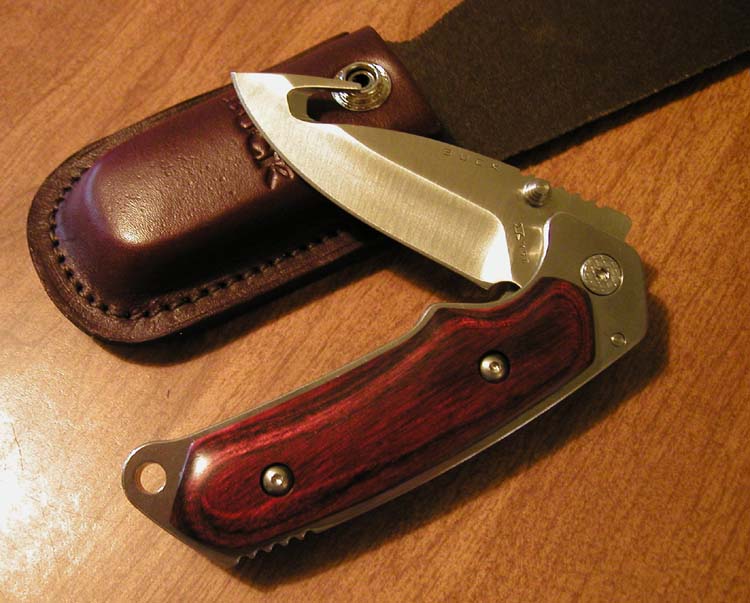BUCK FOLDING KNIVES