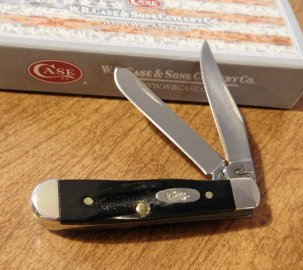 CASE BUFFALO HORN KNIVES